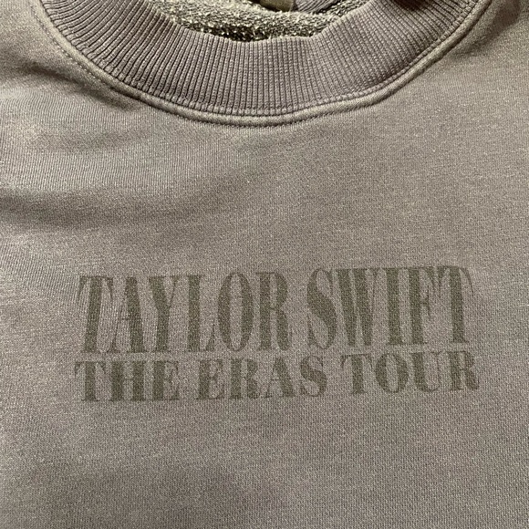 Authentic Taylor Swift The Eras Tour Official Merch Crewneck - Picture 3 of 7